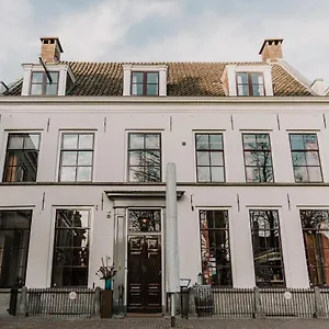 ** Hotel Brass Holandia